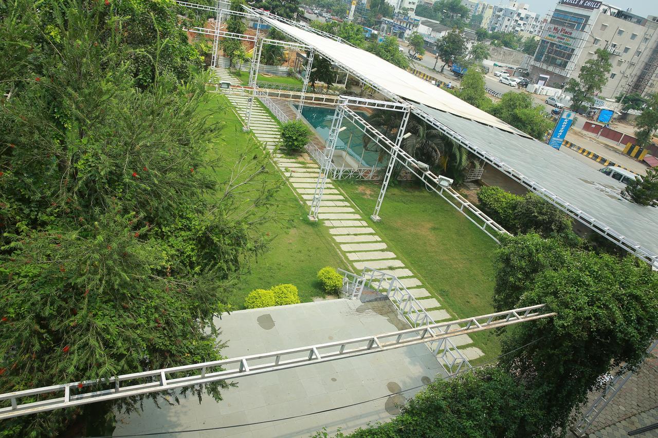 Lokis Forest Inn Hyderabad Exterior foto