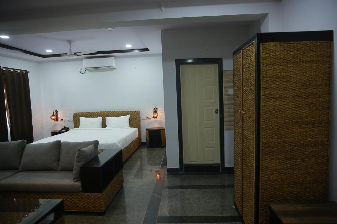 Lokis Forest Inn Hyderabad Exterior foto
